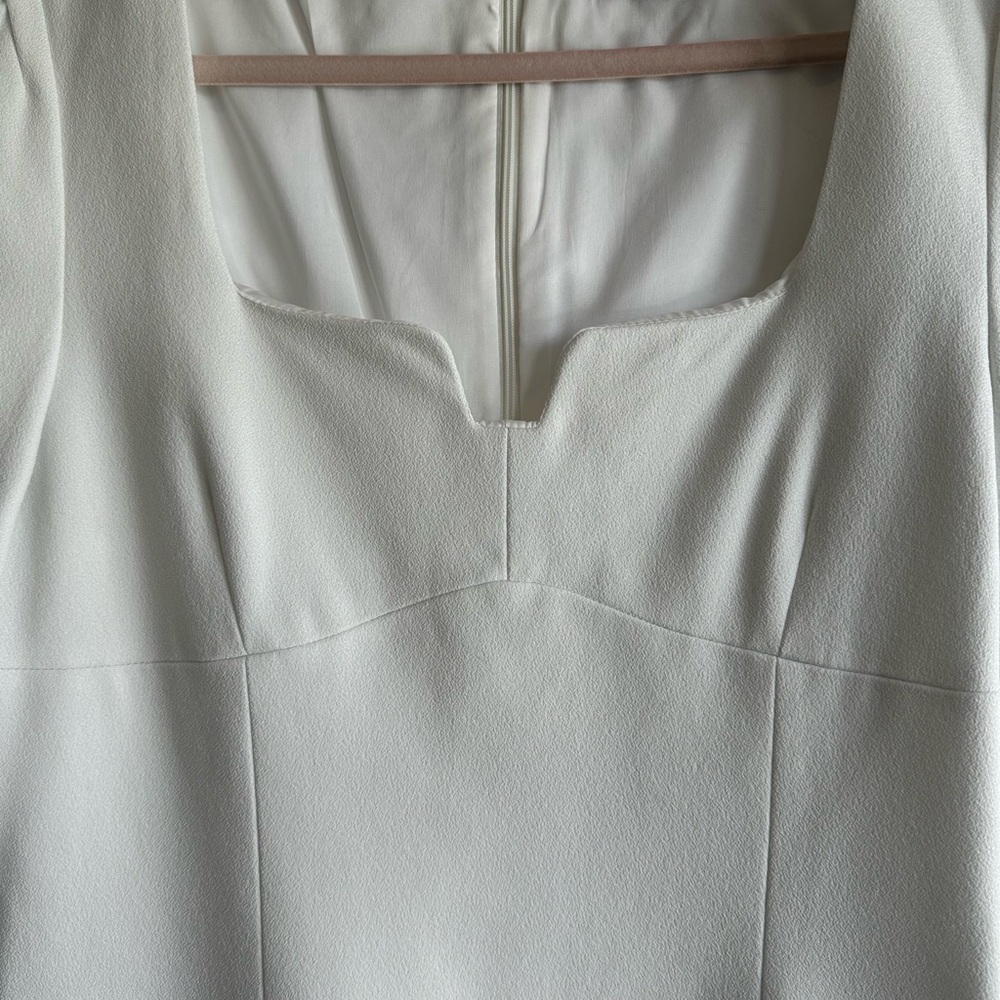 Structured Crepe Sweetheart Neck Split Front Midi… - image 7